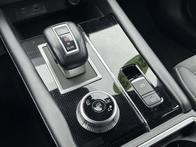 Used 2023 Mitsubishi Outlander SE Black Edition image 7