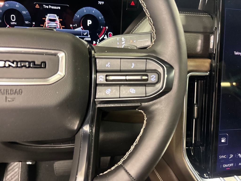 Used 2025 GMC Yukon Denali Ultimate w/ LPO, Floor Liner Package image 38