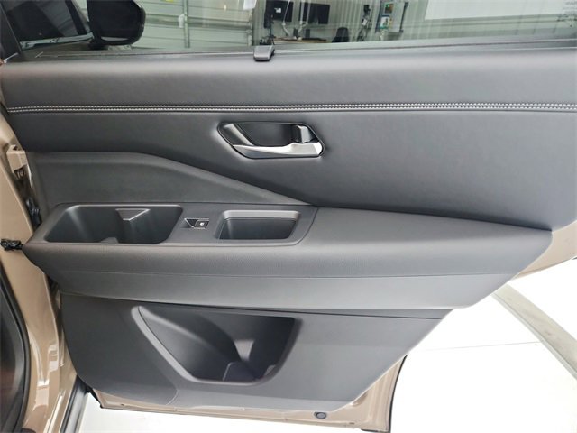 Used 2024 Nissan Pathfinder Platinum w/ Cargo Package image 44