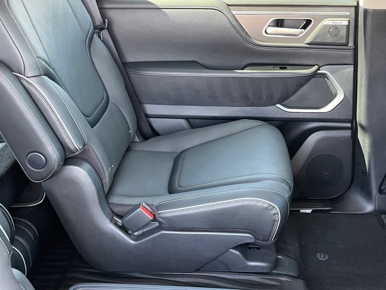 Used 2026 INFINITI QX80 Luxe w/ Cargo Package RWD image 11