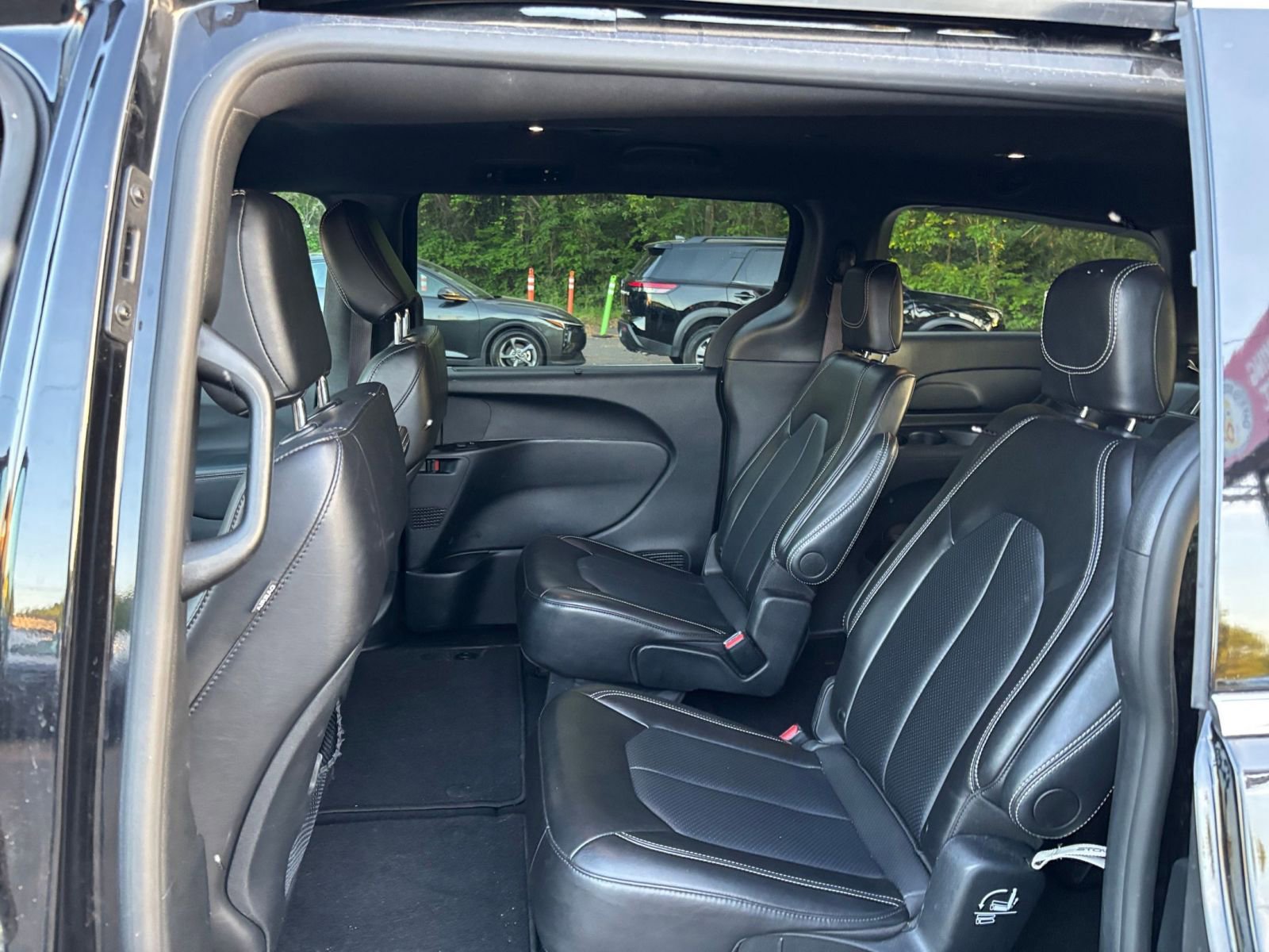 Used 2025 Chrysler Pacifica Select FWD image 27