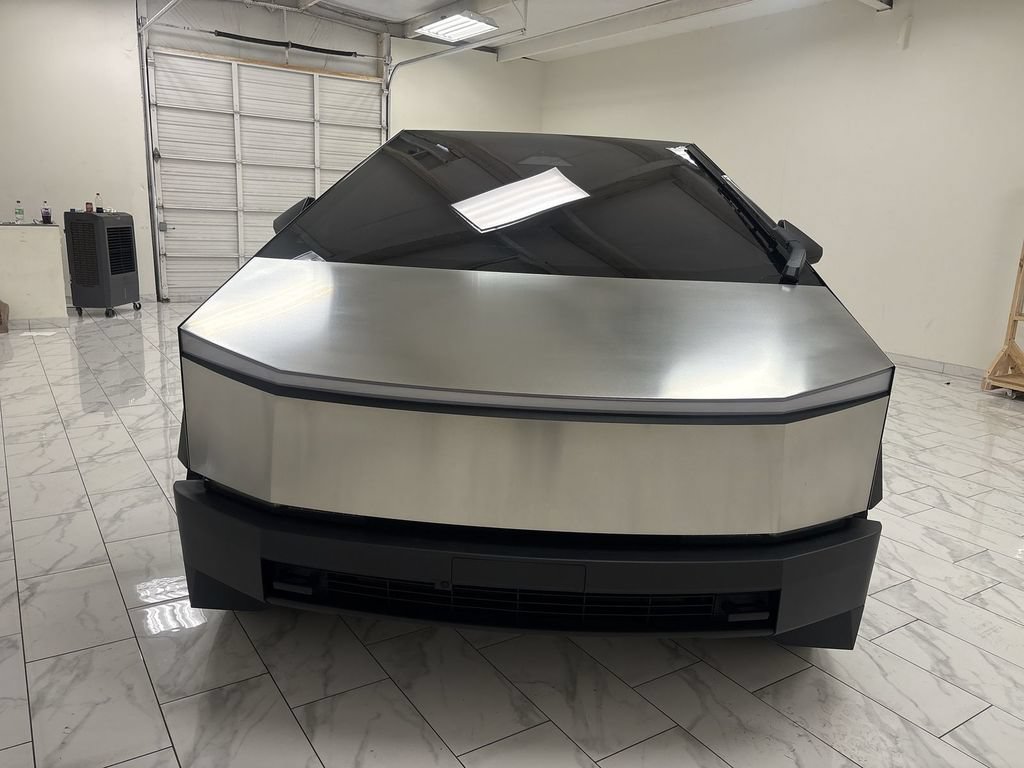 Used 2025 Tesla Cybertruck AWD Crew Cab image 3