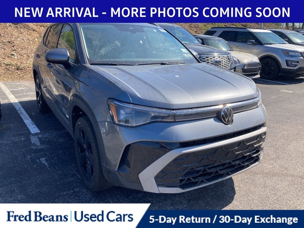 Used 2025 Volkswagen Taos SEL w/ Black Wheel Plus Package AWD/4WD image 1