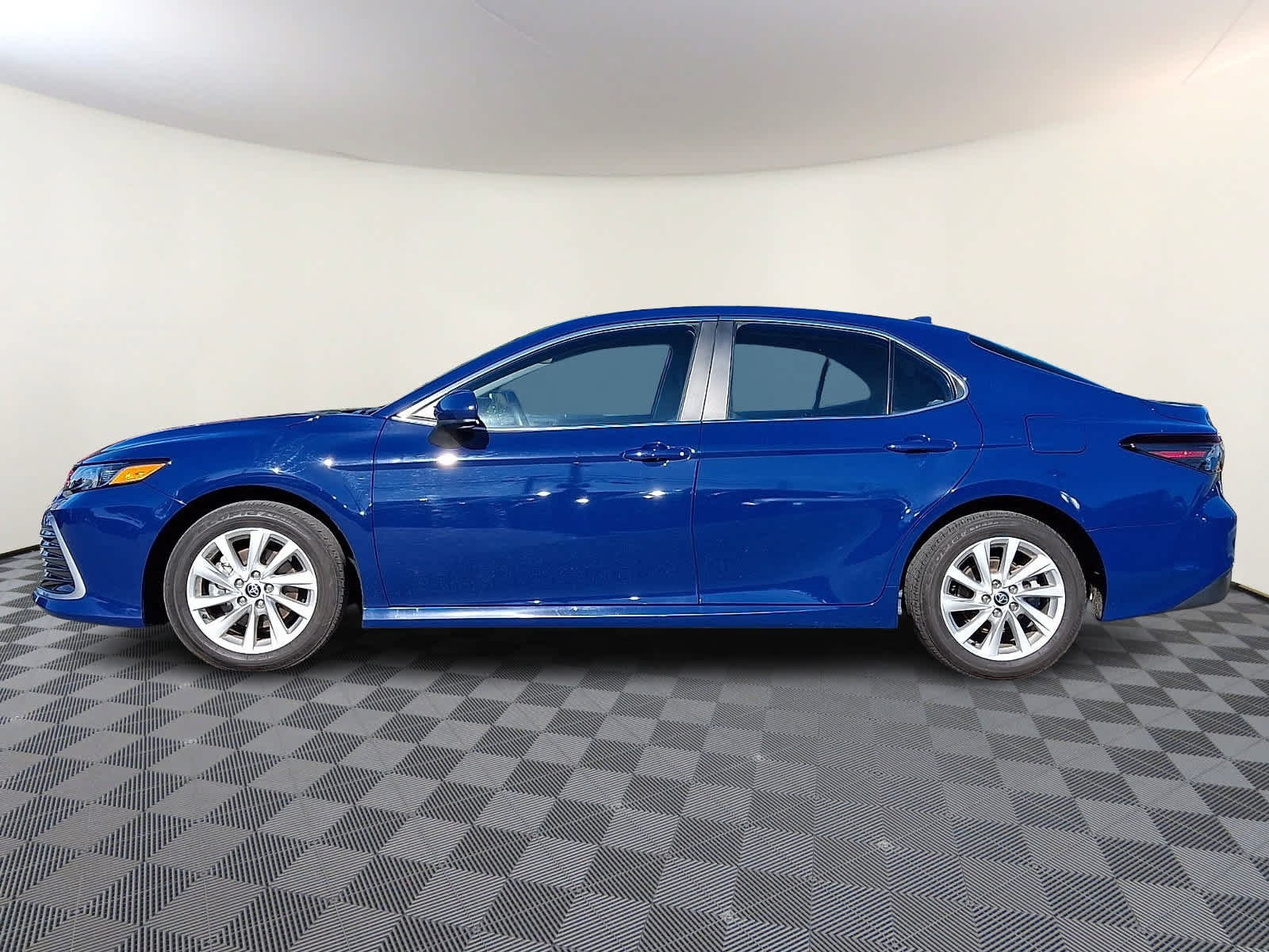 Certified 2024 Toyota Camry LE FWD image 9