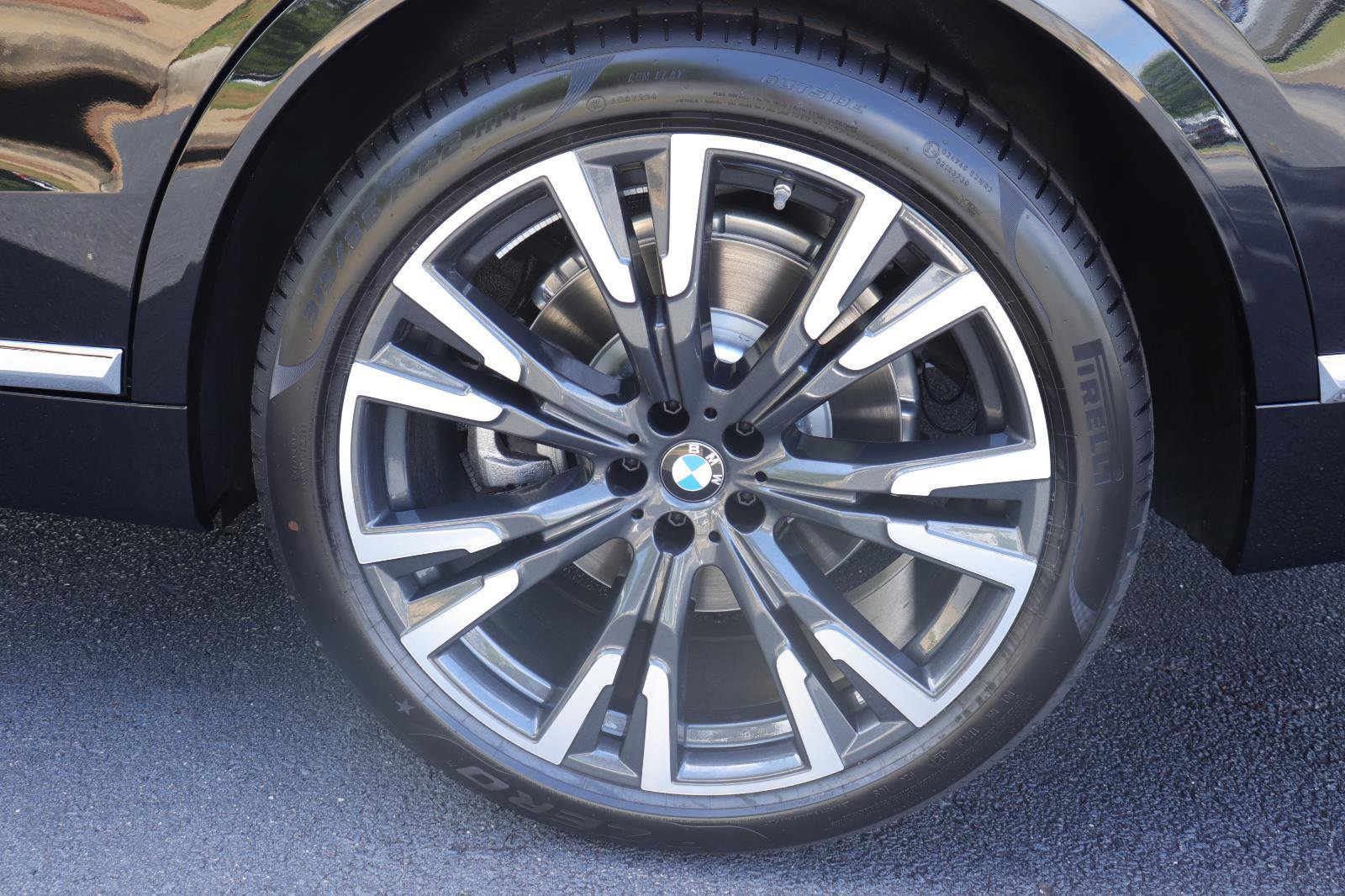 New 2026 BMW X7 xDrive40i w/ Premium Package image 47