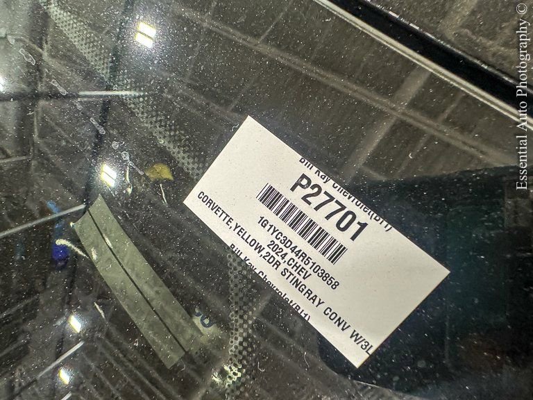 Used 2024 Chevrolet Corvette Stingray Premium Conv w/ Z51 Performance Package image 27