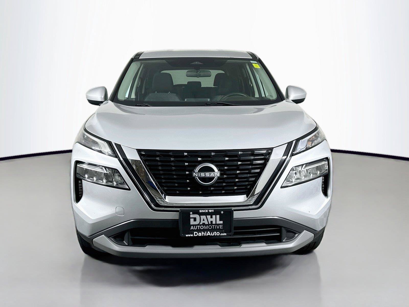 Used 2023 Nissan Rogue SV AWD/4WD image 3