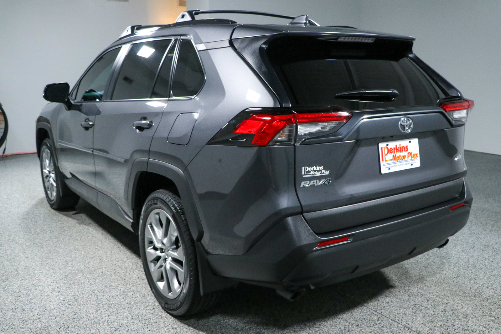 Used 2024 Toyota RAV4 XLE Premium FWD image 9
