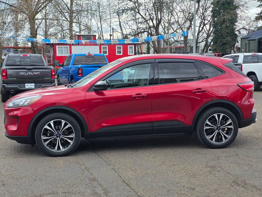 Used 2022 Ford Escape SE w/ SE Sport Appearance Package image 31