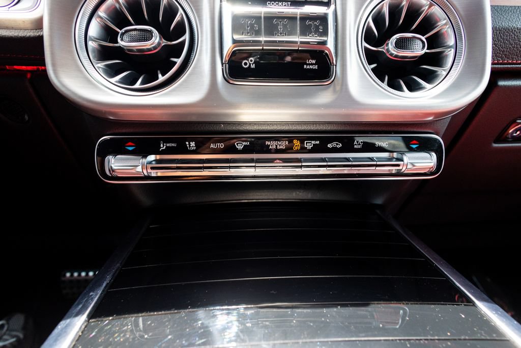 Used 2025 Mercedes-Benz G 550 image 33