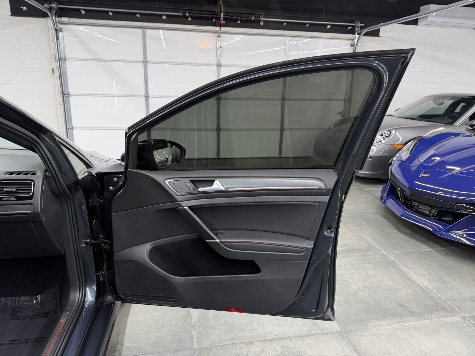 Used 2019 Volkswagen GTI SE w/ SE Experience Package image 25