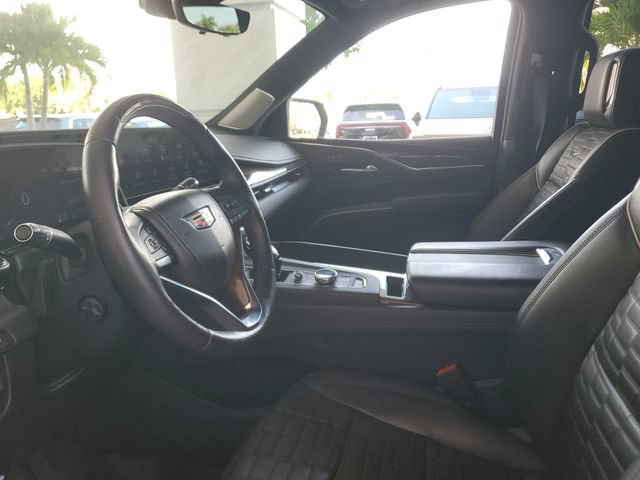 Used 2023 Cadillac Escalade Sport Platinum w/ LPO, ONYX Package AWD/4WD image 18