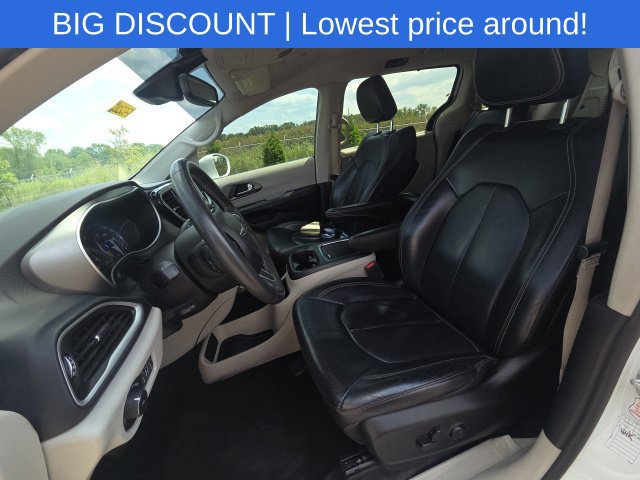 Used 2022 Chrysler Pacifica Touring-L FWD image 31
