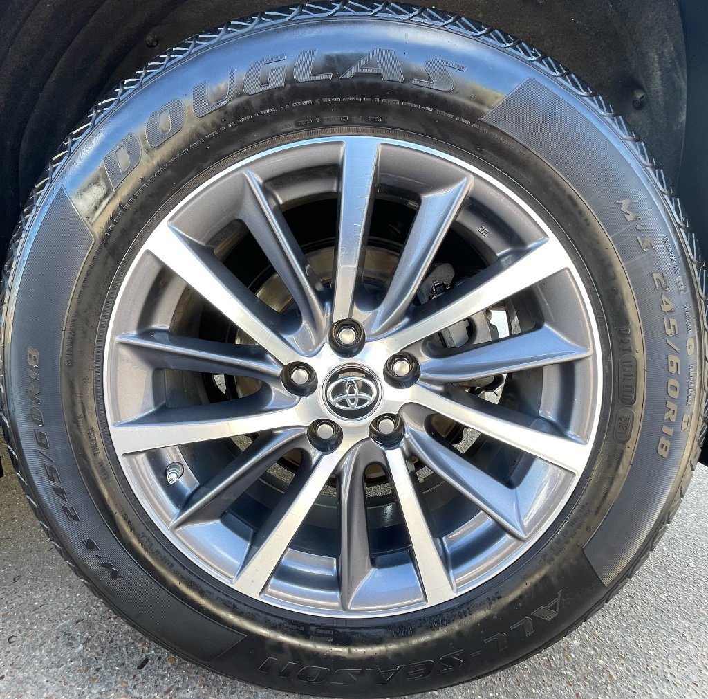 Used 2017 Toyota Highlander XLE FWD image 11