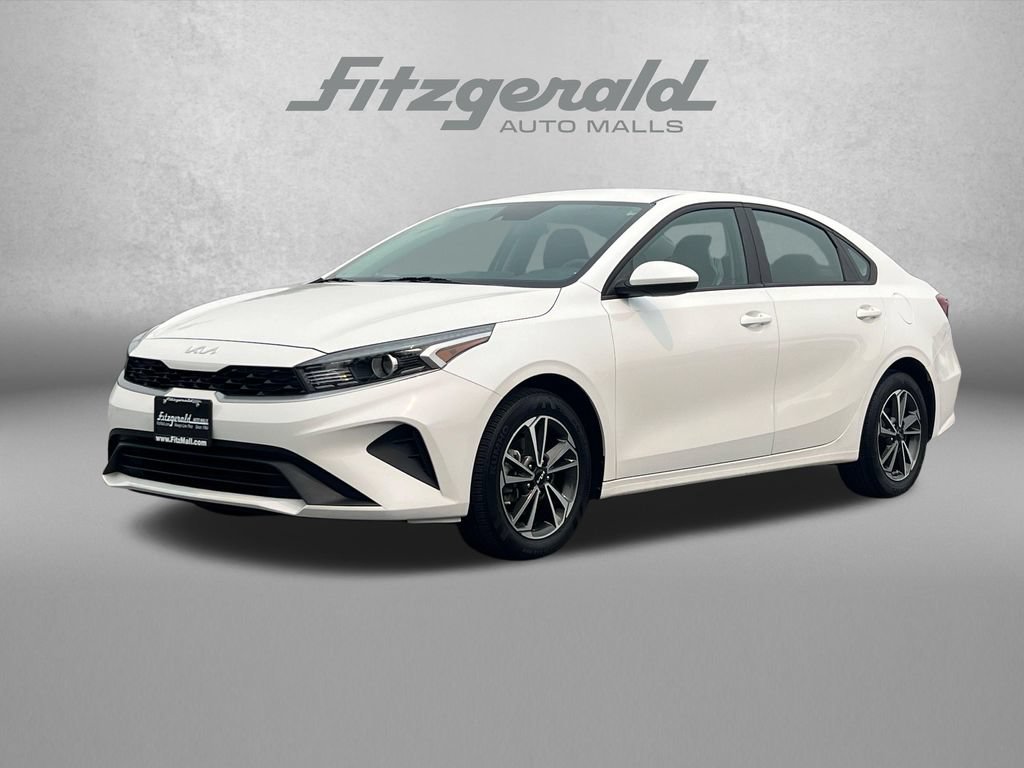 Used 2023 Kia Forte LXS FWD image 2