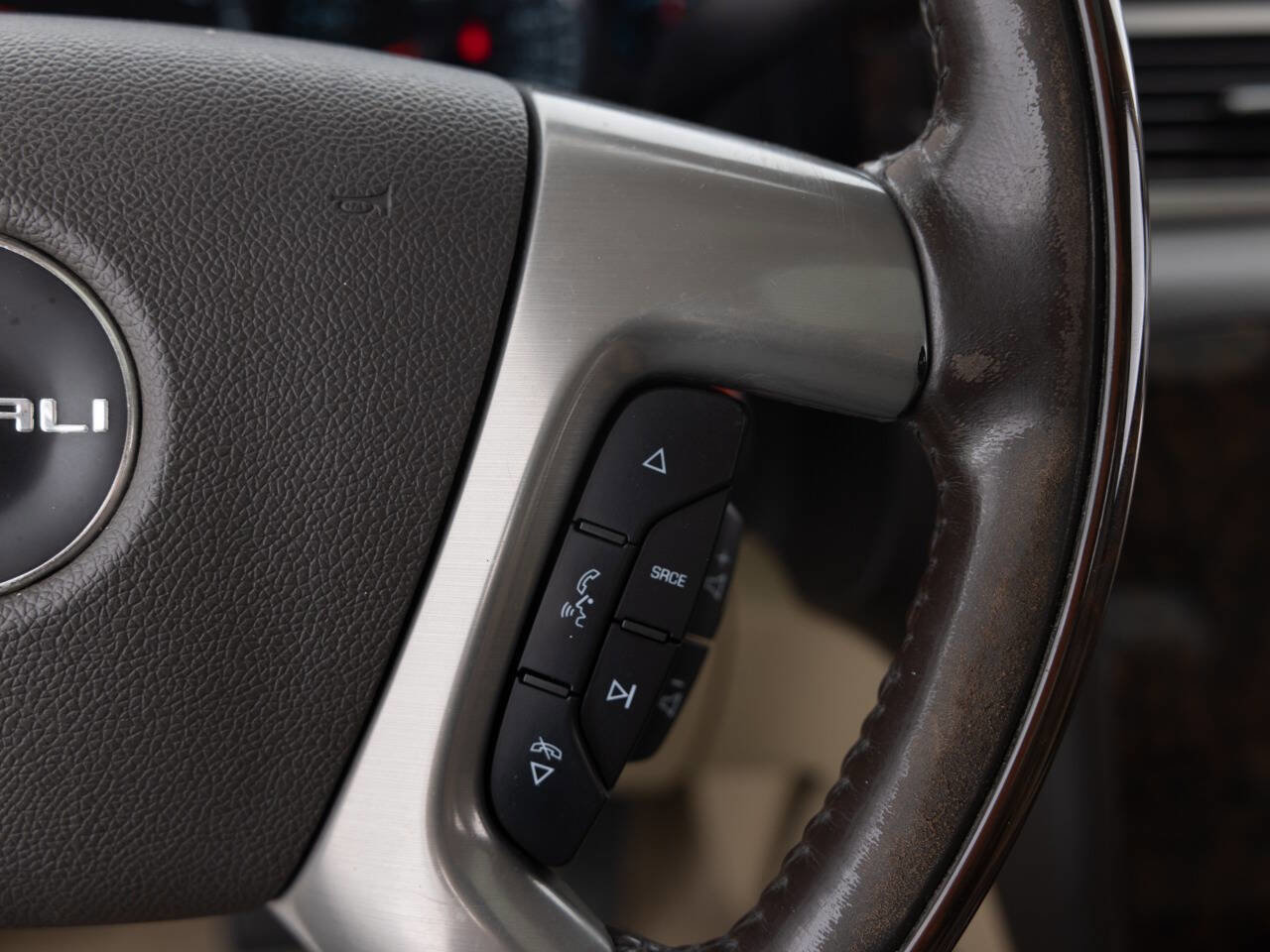 Used 2013 GMC Sierra 2500 Denali w/ Suspension Package, Off-Road AWD/4WD image 42