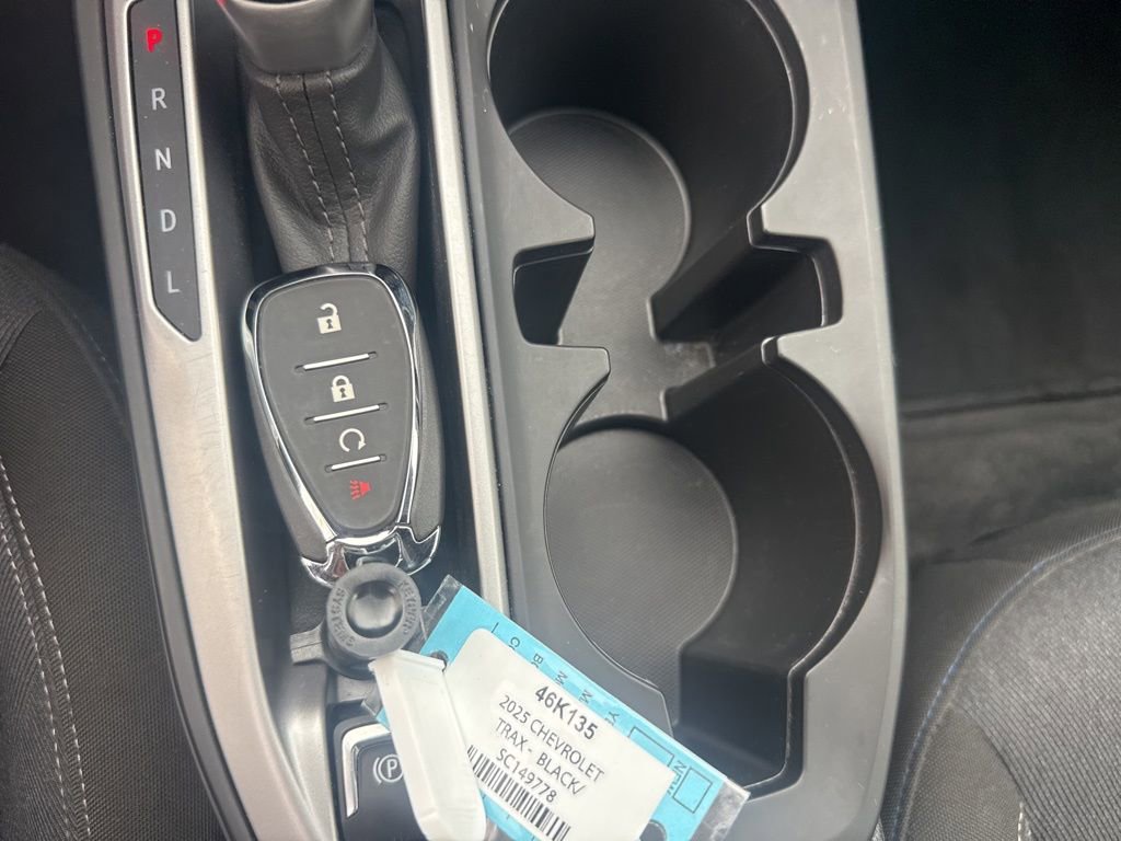 Used 2025 Chevrolet Trax LS image 40