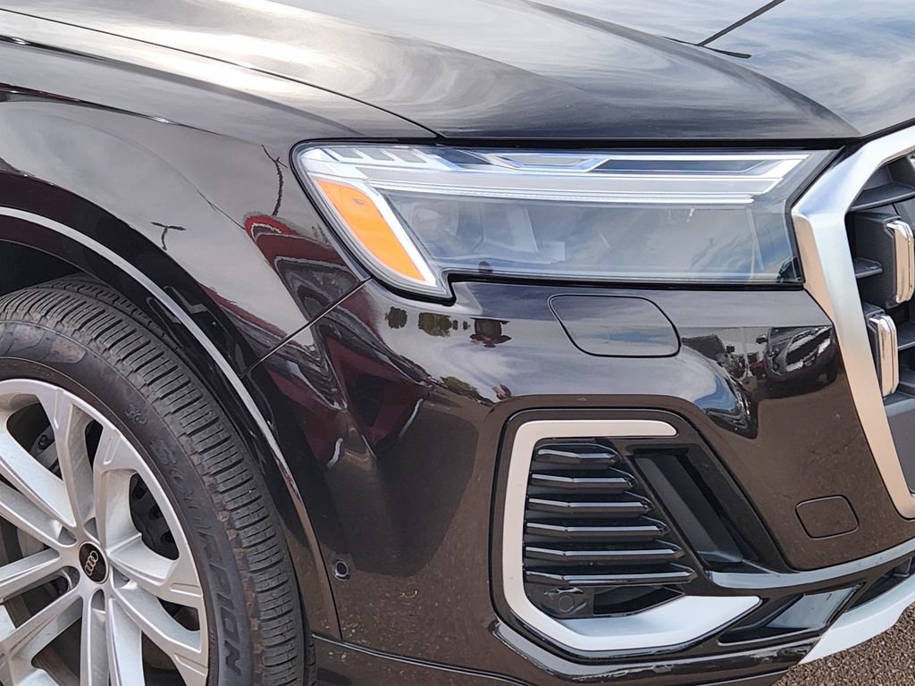 Used 2025 Audi Q7 2.0T Premium Plus w/ Premium Plus Package AWD/4WD image 12
