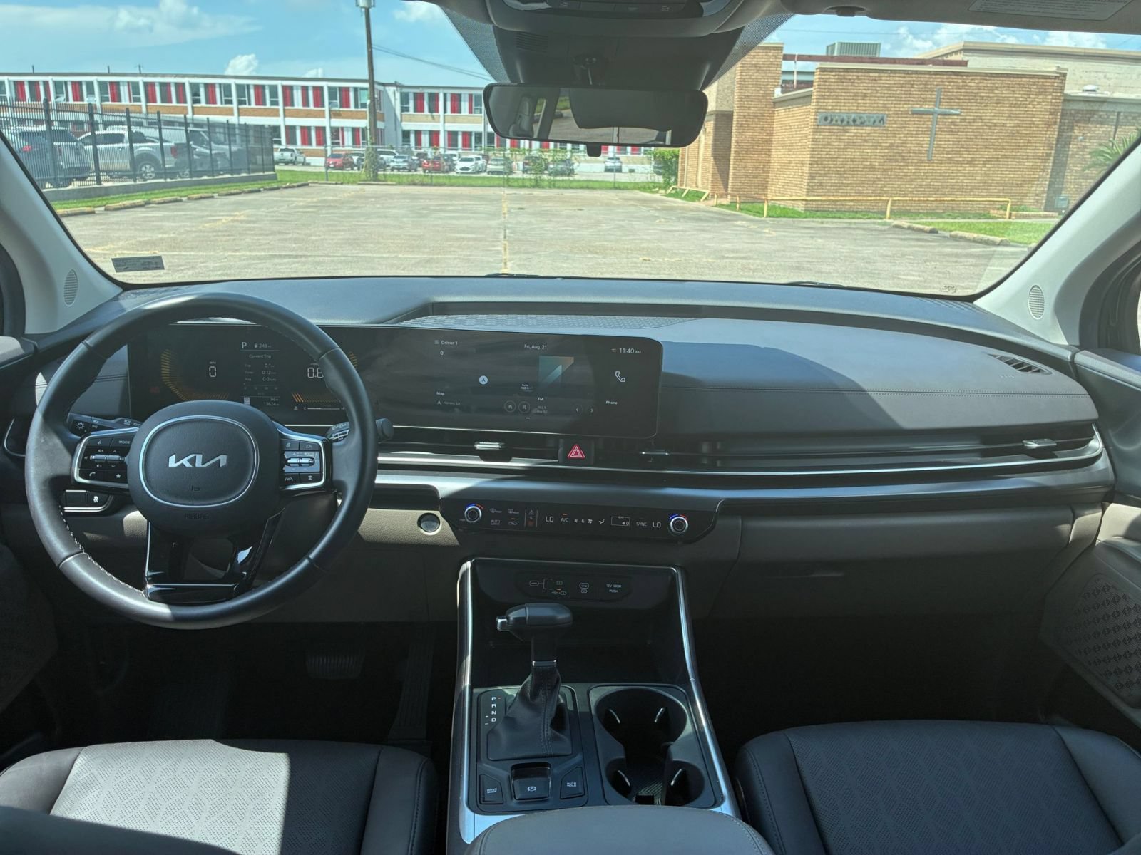 Used 2026 Kia Carnival FWD image 31