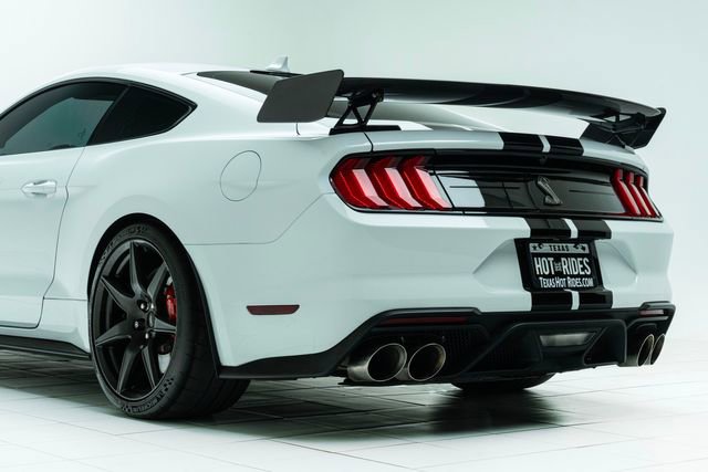 Used 2021 Ford Mustang Shelby GT500 w/ Carbon Fiber Track Pack image 22