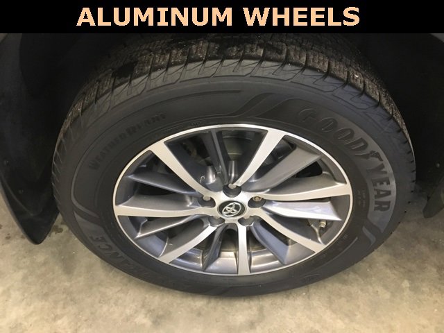 Used 2018 Toyota Highlander XLE image 11