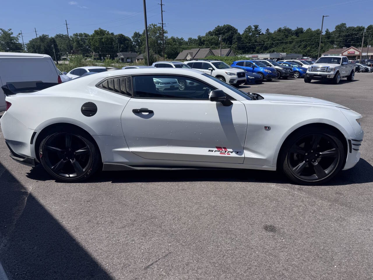 Used 2017 Chevrolet Camaro LT w/ Technology Package RWD image 4