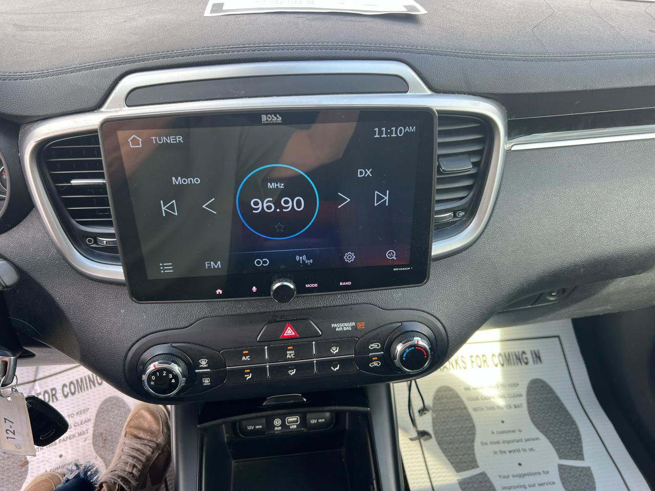 Used 2017 Kia Sorento L image 3