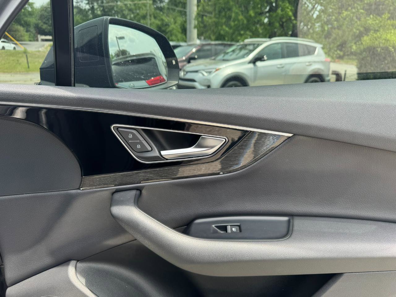 Used 2019 Audi Q7 3.0T Premium w/ Convenience Package image 32