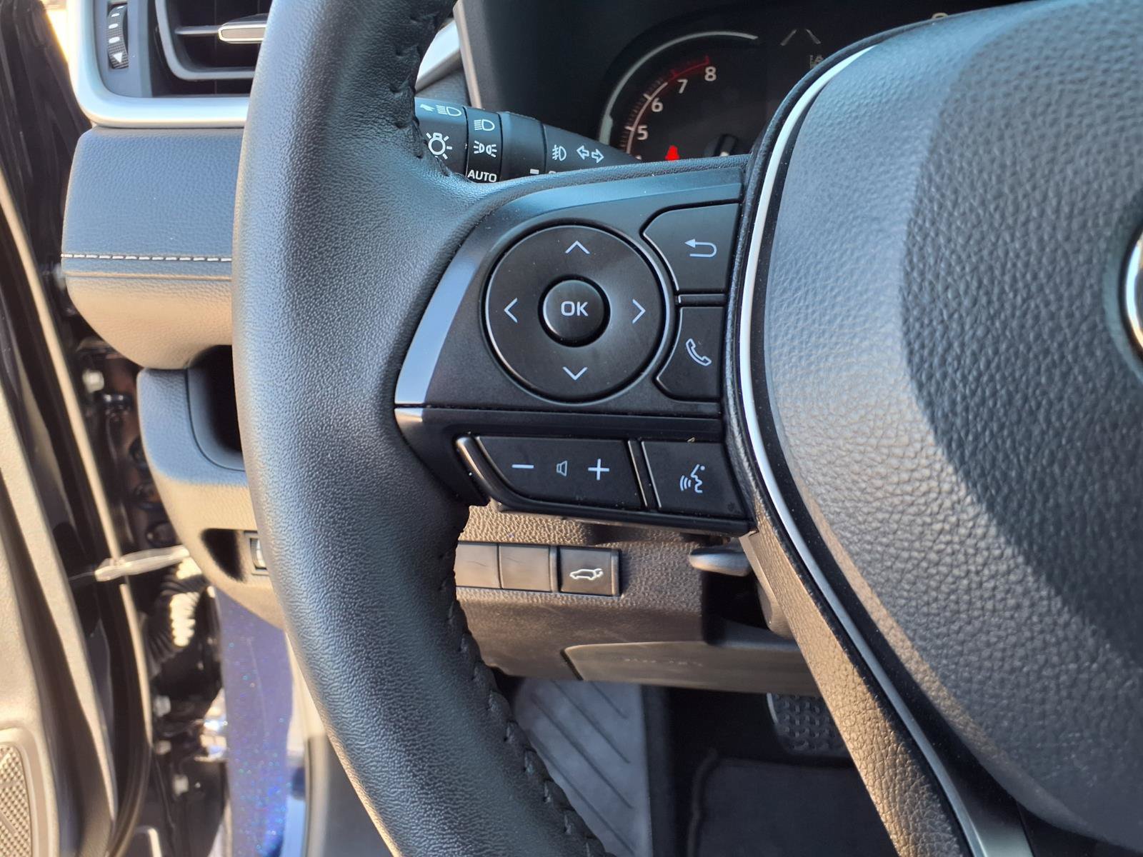 Used 2025 Toyota RAV4 XLE Premium FWD image 20