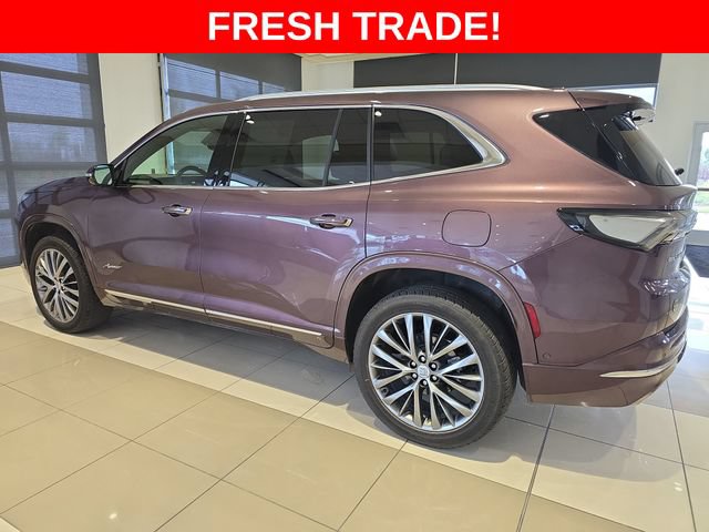 Used 2025 Buick Enclave Avenir w/ Super Cruise Package AWD/4WD image 3
