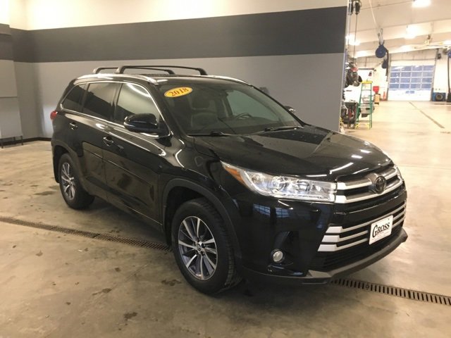 Used 2018 Toyota Highlander XLE image 2
