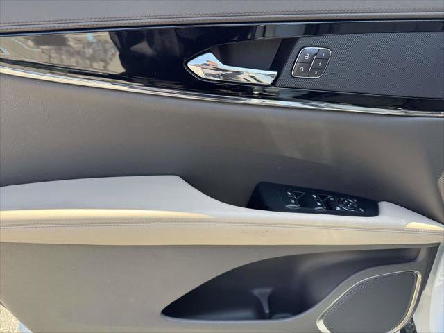 Used 2022 Lincoln Nautilus AWD w/ Premium Package image 19
