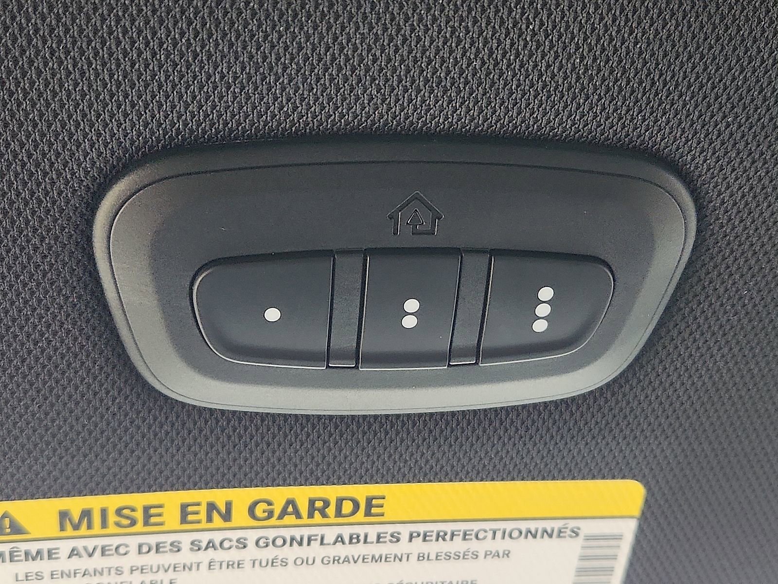 Used 2025 Chrysler Pacifica Select FWD image 22