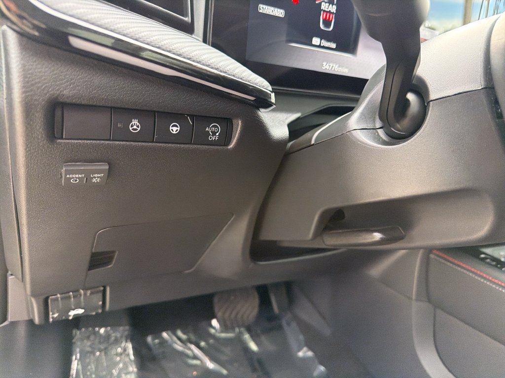 Used 2025 Nissan Kicks SR w/ SR Premium Package FWD image 20