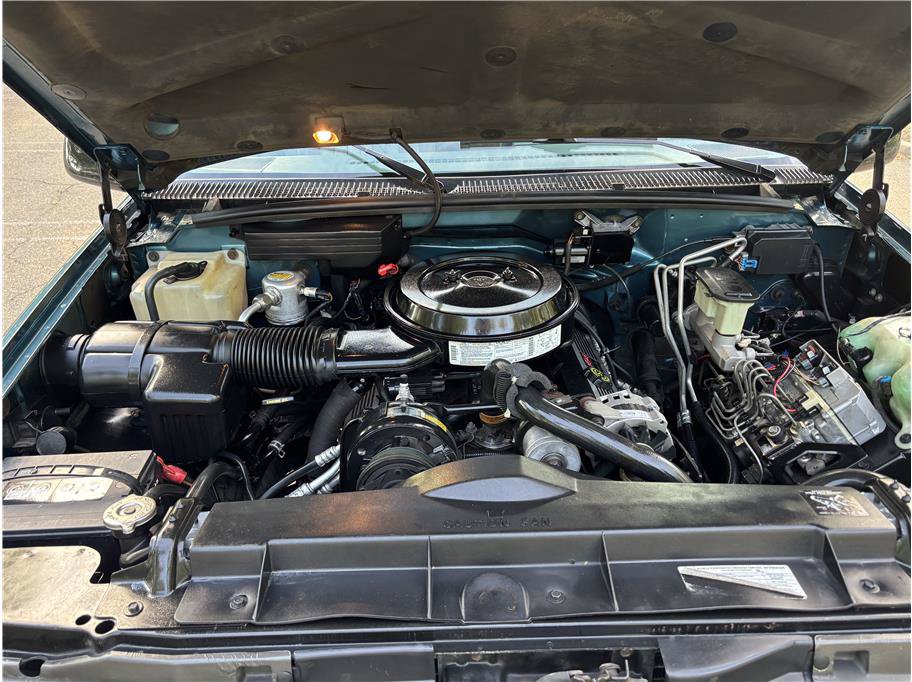 Used 1993 GMC Suburban 2500 RWD image 15