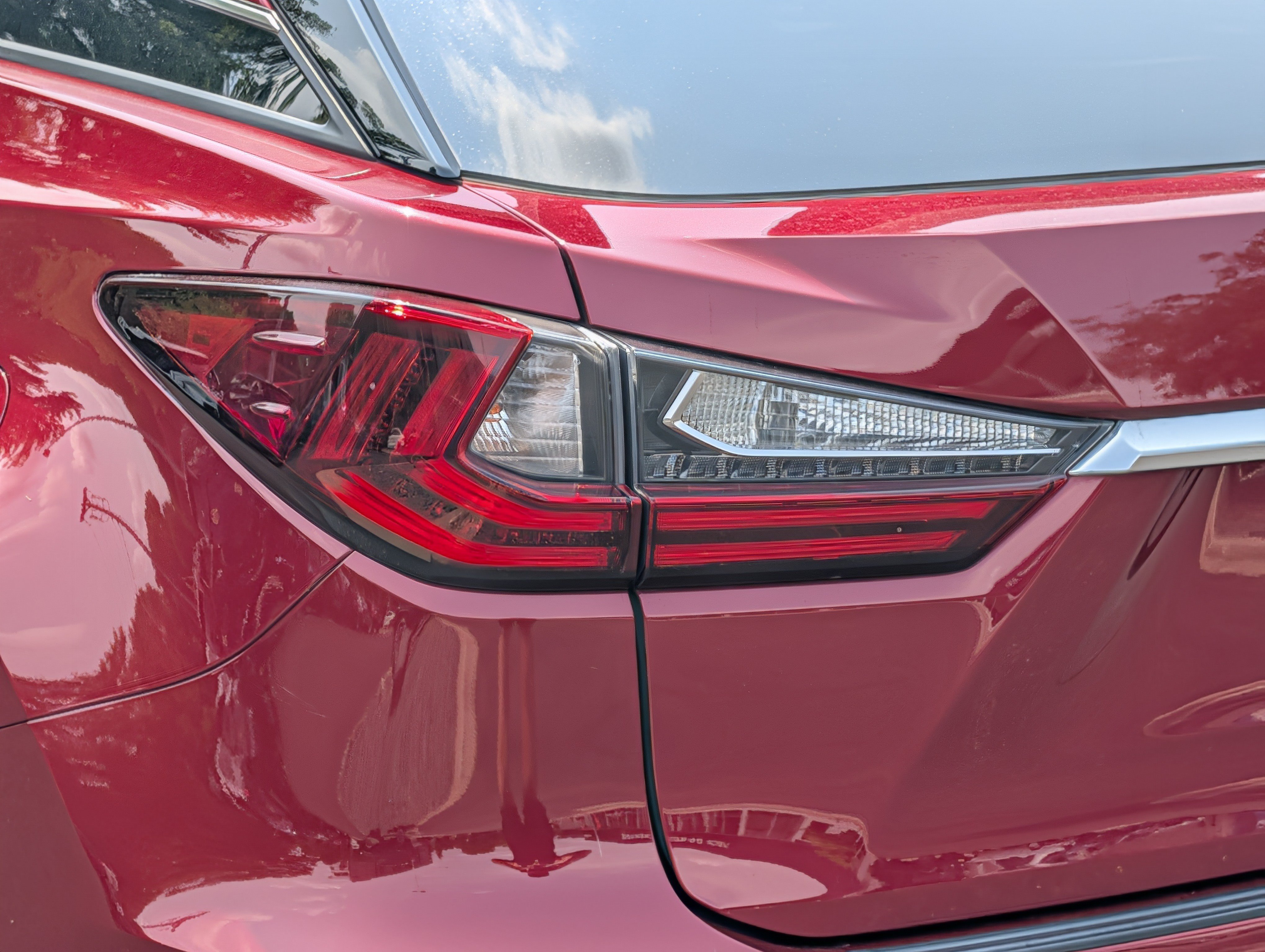 Used 2018 Lexus RX 450h AWD w/ Premium Package image 17
