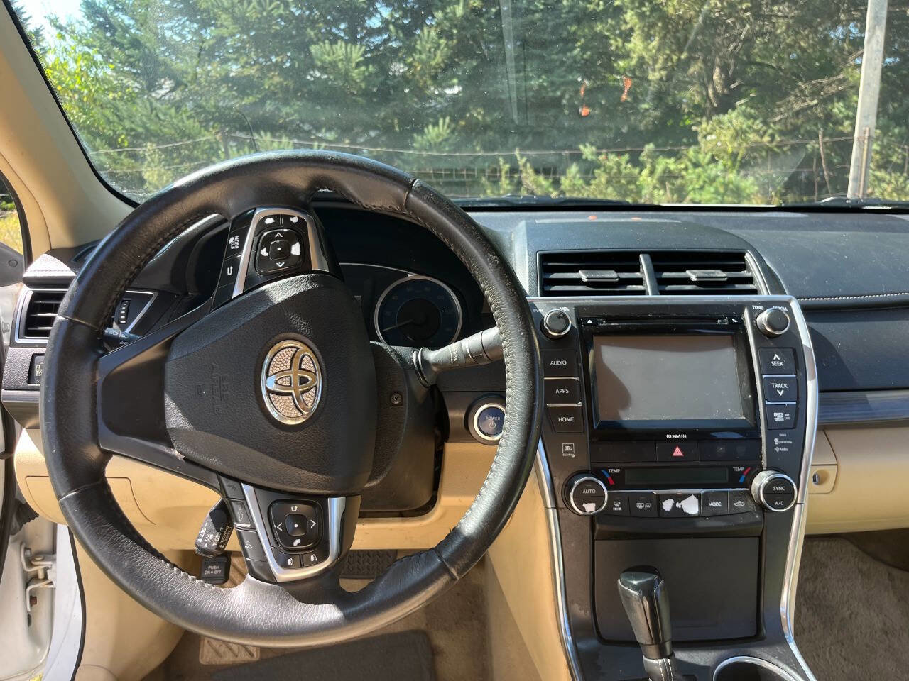 Used 2017 Toyota Camry XLE w/ Moonroof Package image 7