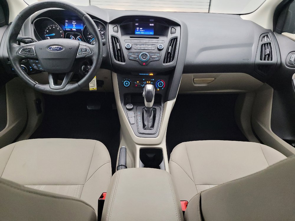 Used 2016 Ford Focus SE w/ SE Cold Weather Package FWD image 22