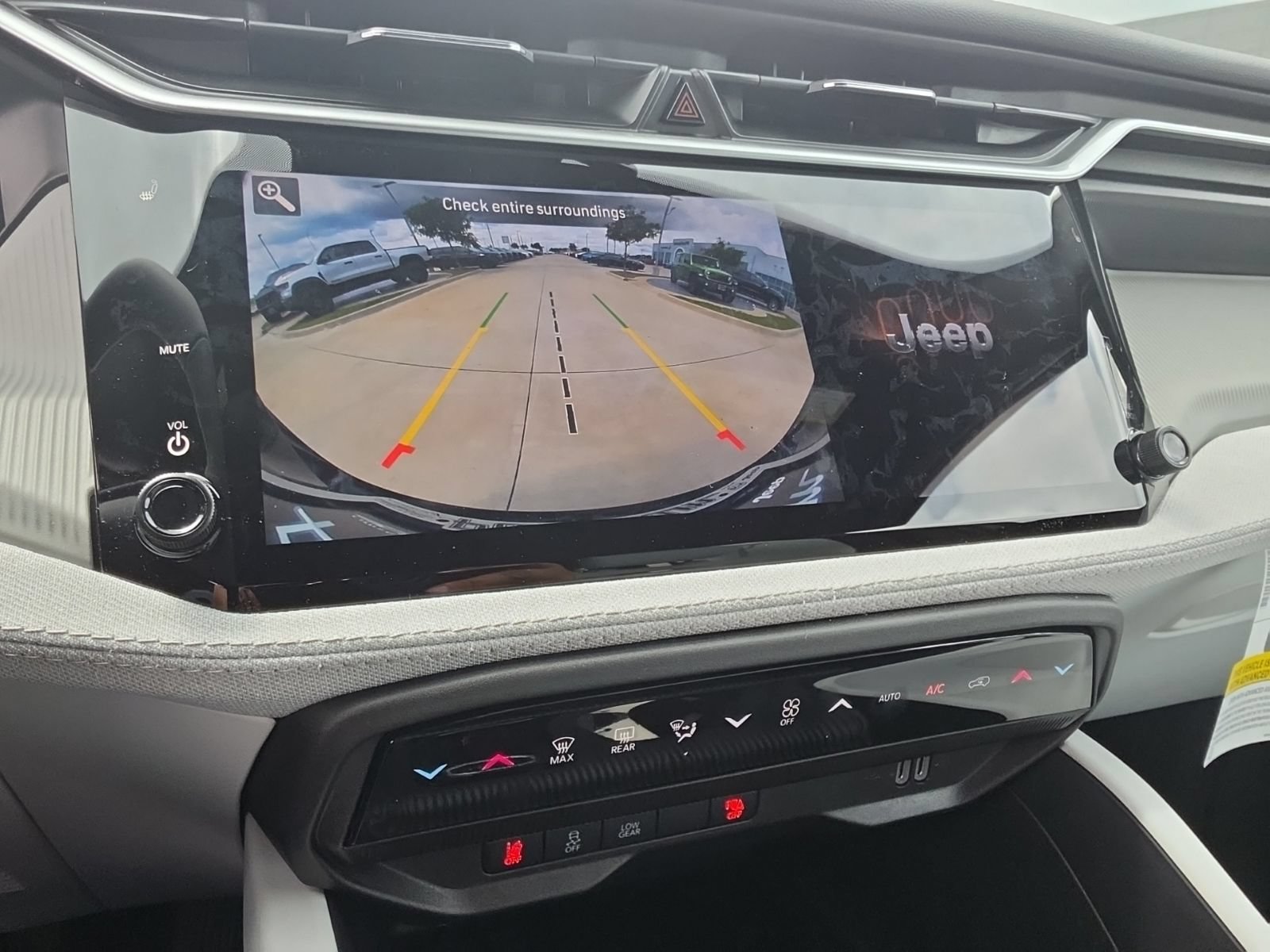 New 2026 Jeep Cherokee Laredo AWD/4WD image 21
