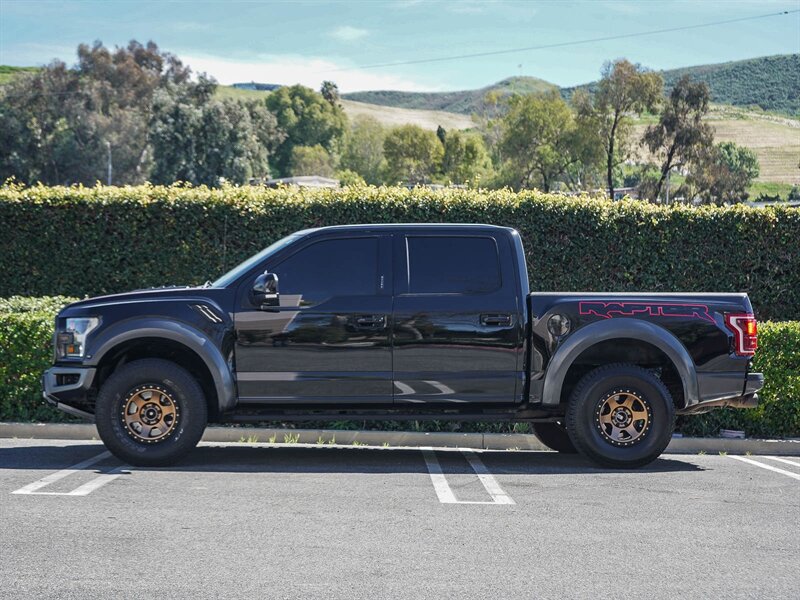 Used 2018 Ford F150 Raptor w/ Equipment Group 802A Luxury AWD/4WD image 3