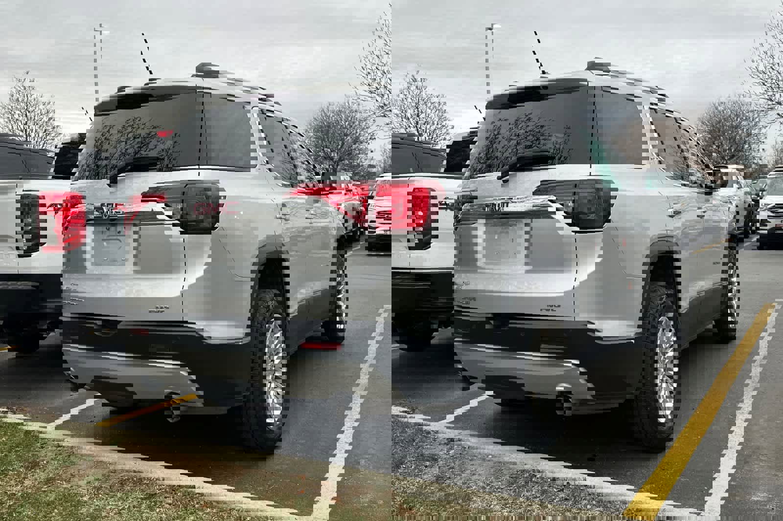 Used 2018 GMC Acadia SLT image 4