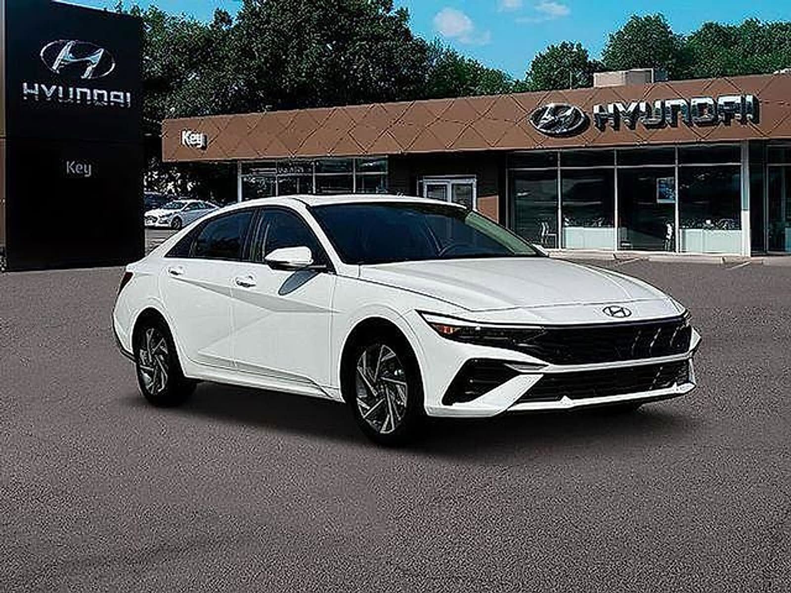 Used 2025 Hyundai Elantra Limited FWD image 15