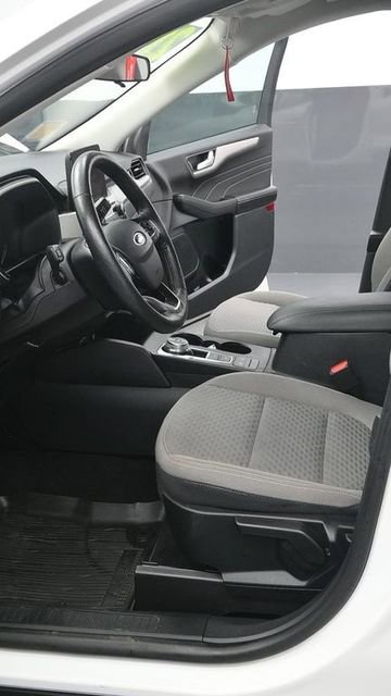 Used 2021 Ford Escape SE w/ Cold Weather Package AWD/4WD image 9