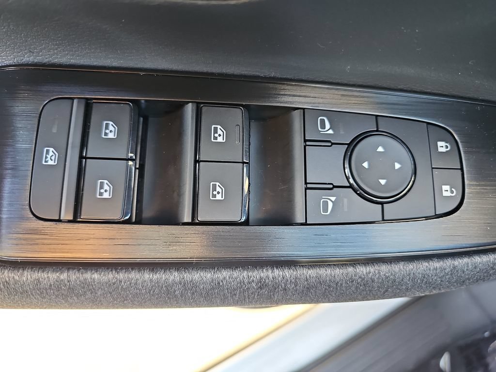 New 2026 Nissan Kicks SV w/ SV Premium Package FWD image 30