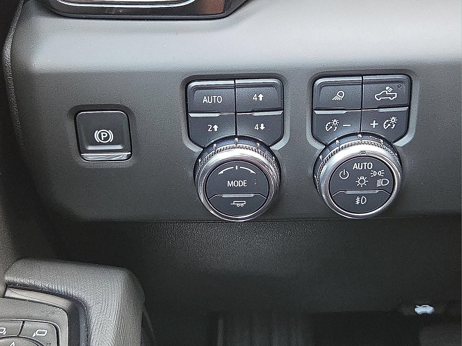 Used 2025 GMC Sierra 2500 AT4X AWD/4WD image 11
