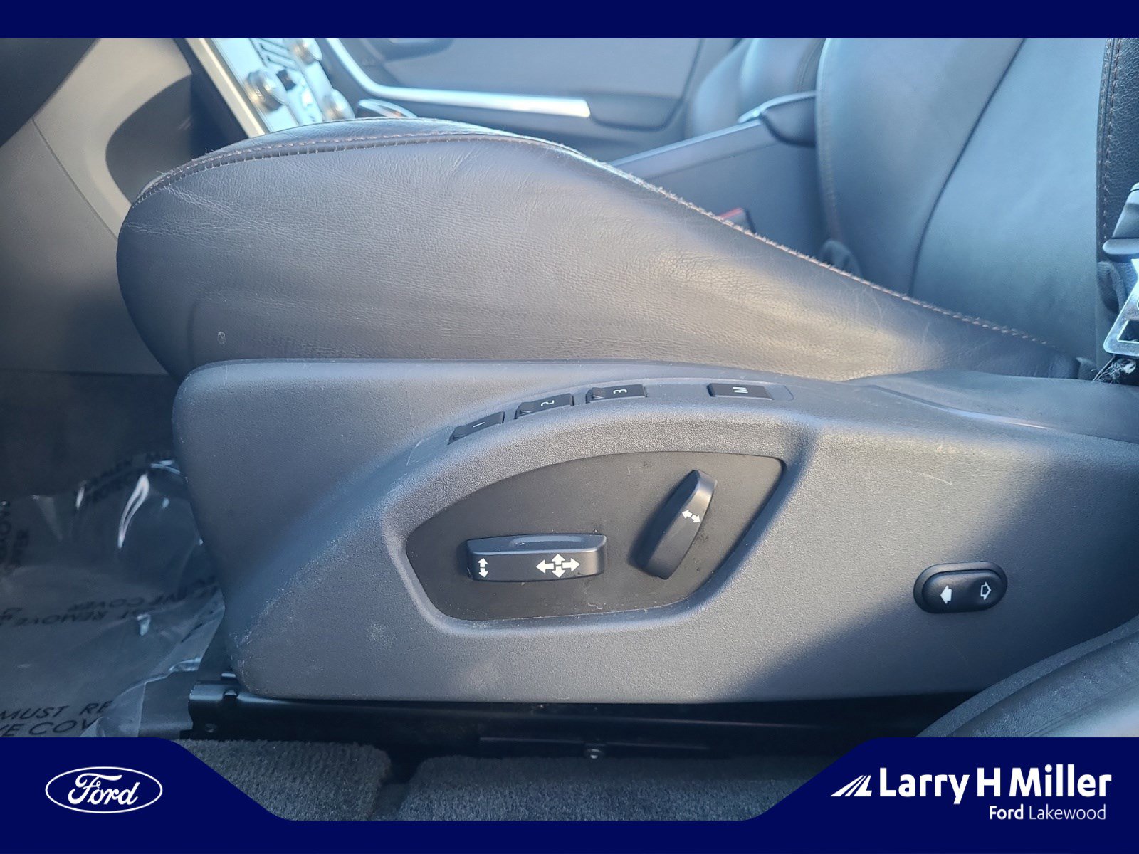 Used 2017 Volvo XC60 T5 Dynamic w/ Preferred Option Package image 14