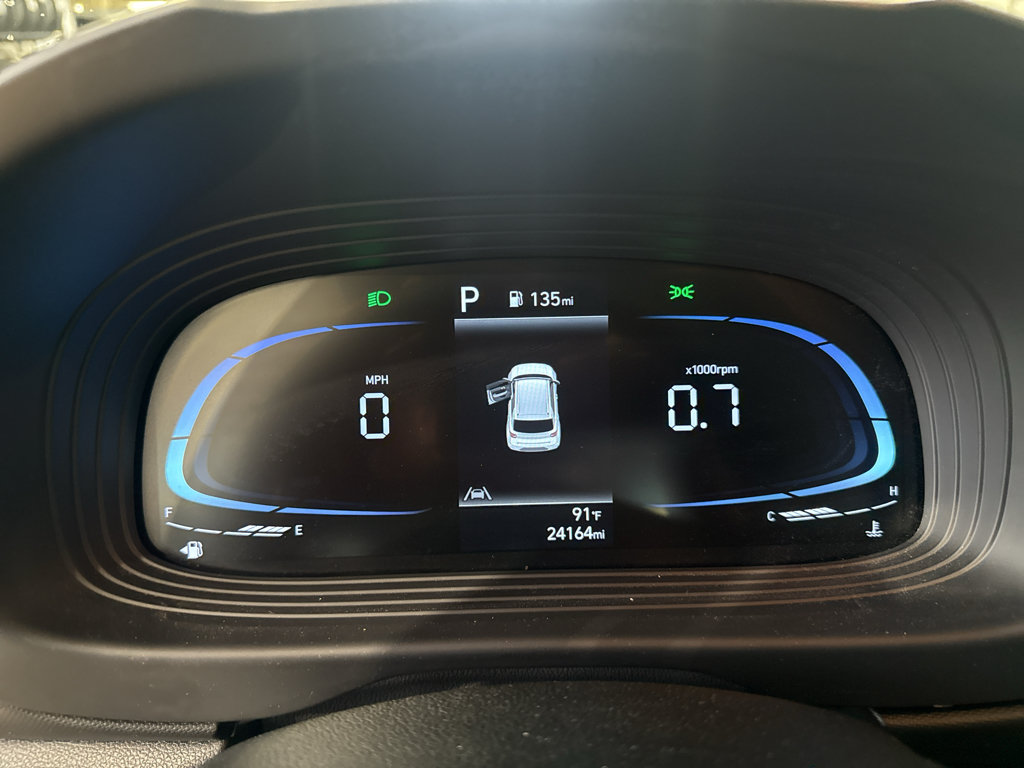 Used 2025 Hyundai Venue SE FWD image 17