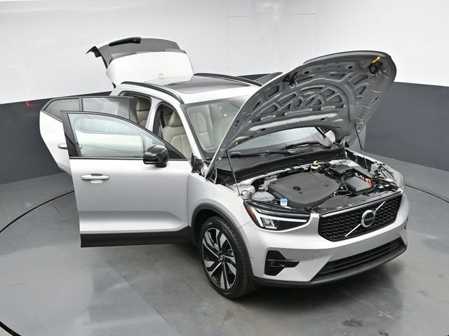 Used 2023 Volvo XC40 B5 Plus w/ Protection Package Premier AWD/4WD image 46