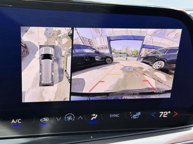 Used 2025 Chevrolet Suburban RST w/ Comfort Package AWD/4WD image 29