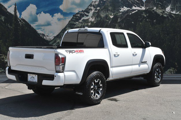 Certified 2022 Toyota Tacoma TRD Off-Road w/ Technology Package AWD/4WD image 3